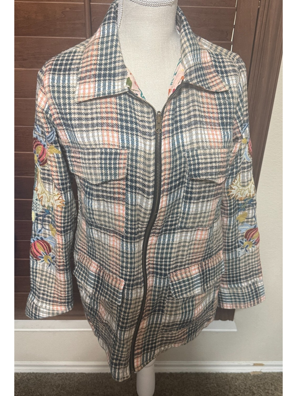 Reversible Boho full zip Jacket Floral Embroidery Plaid Soft Flannel sz S Artsy